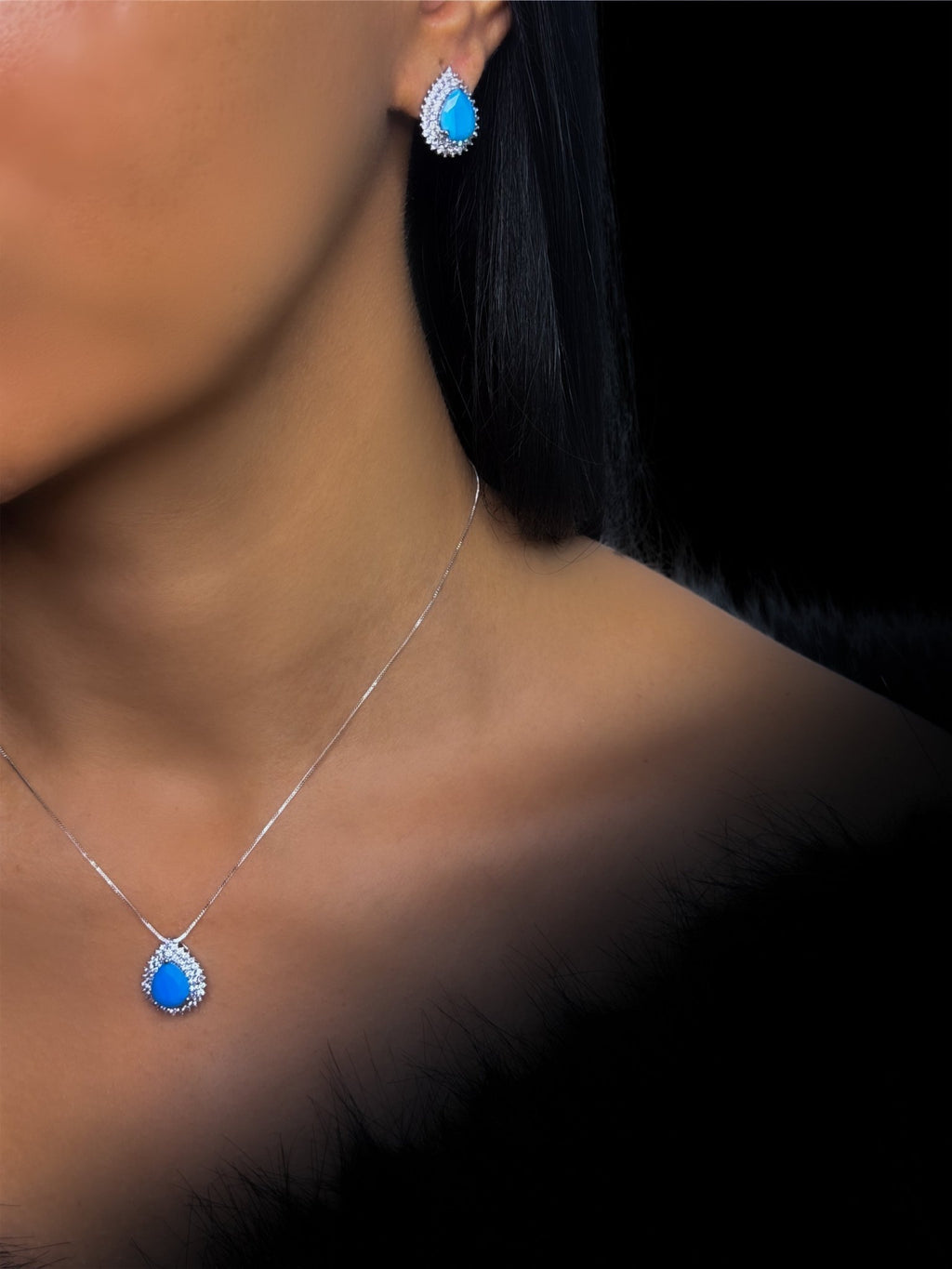 Ocean Glow Necklace - Maison Venus Noir