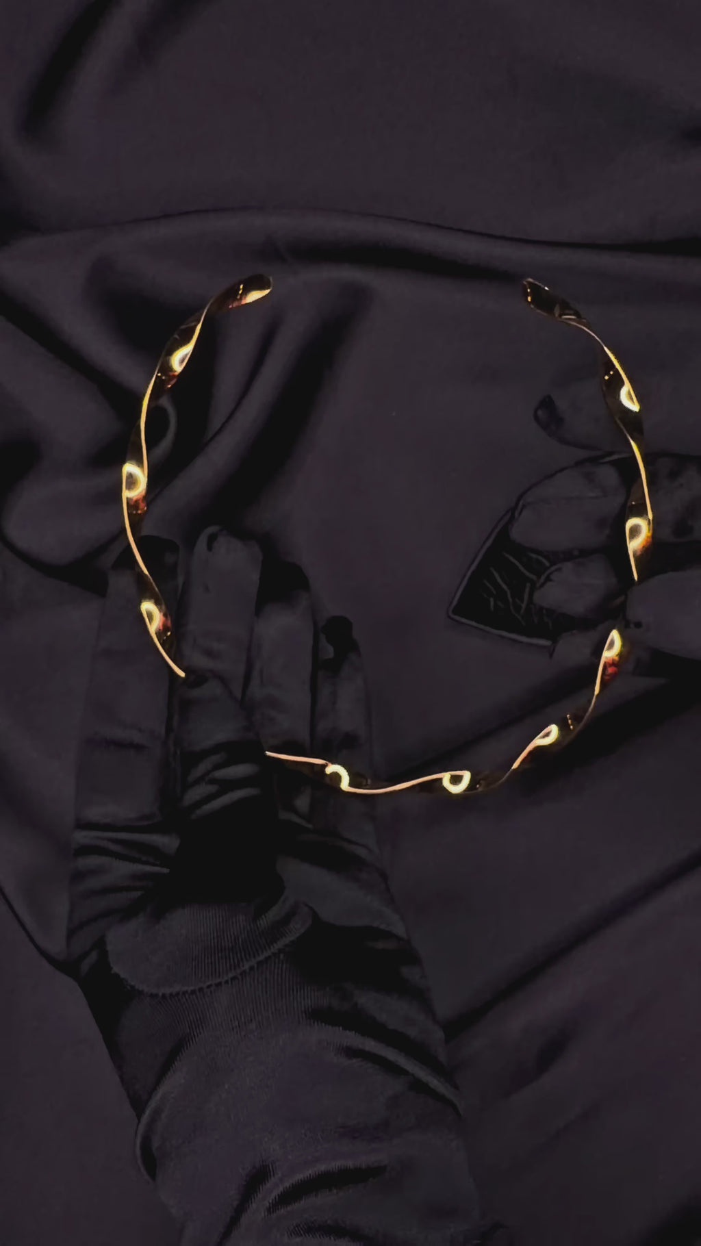 Luna Halo Bangle