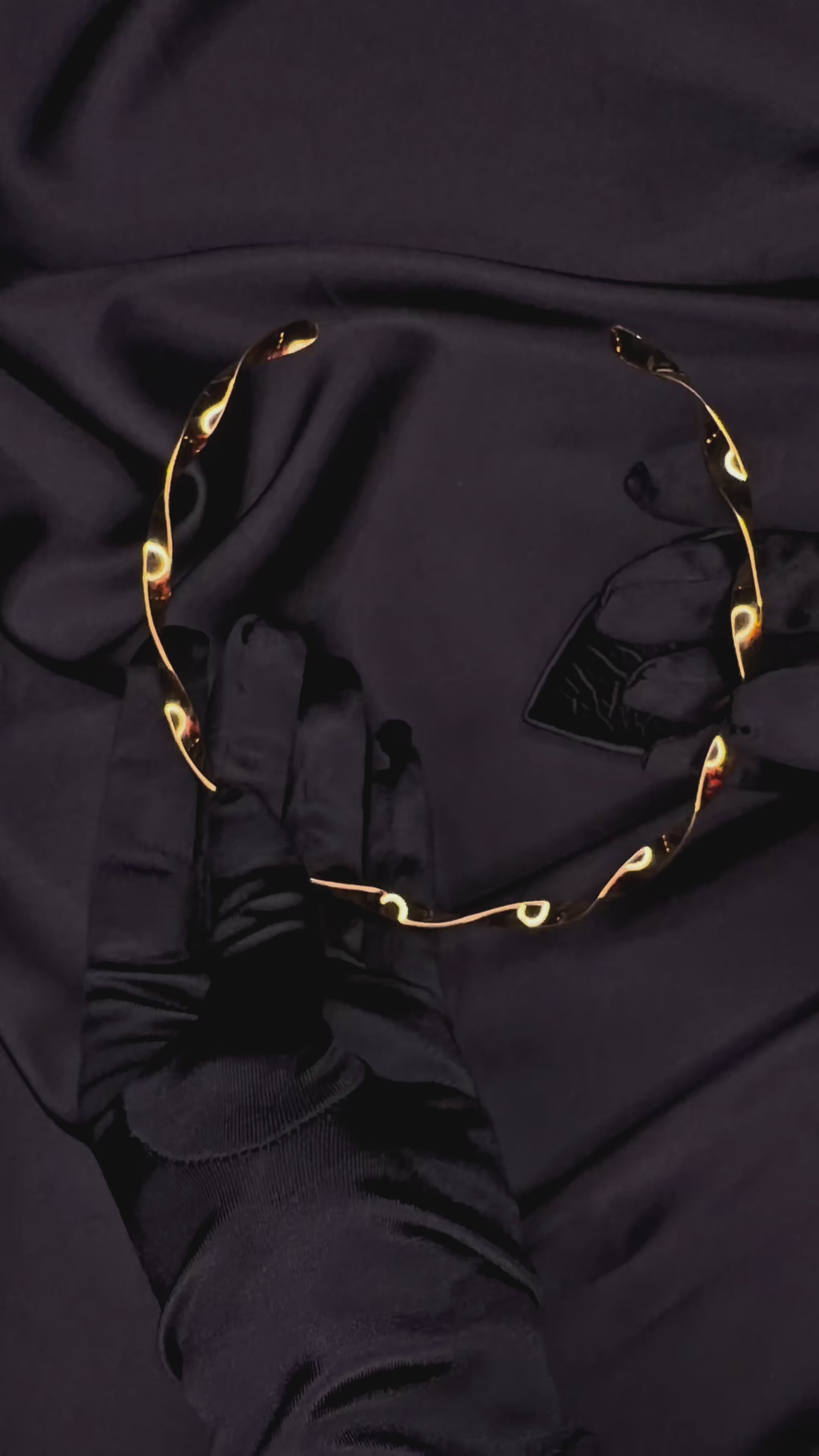 Luna Halo Bangle