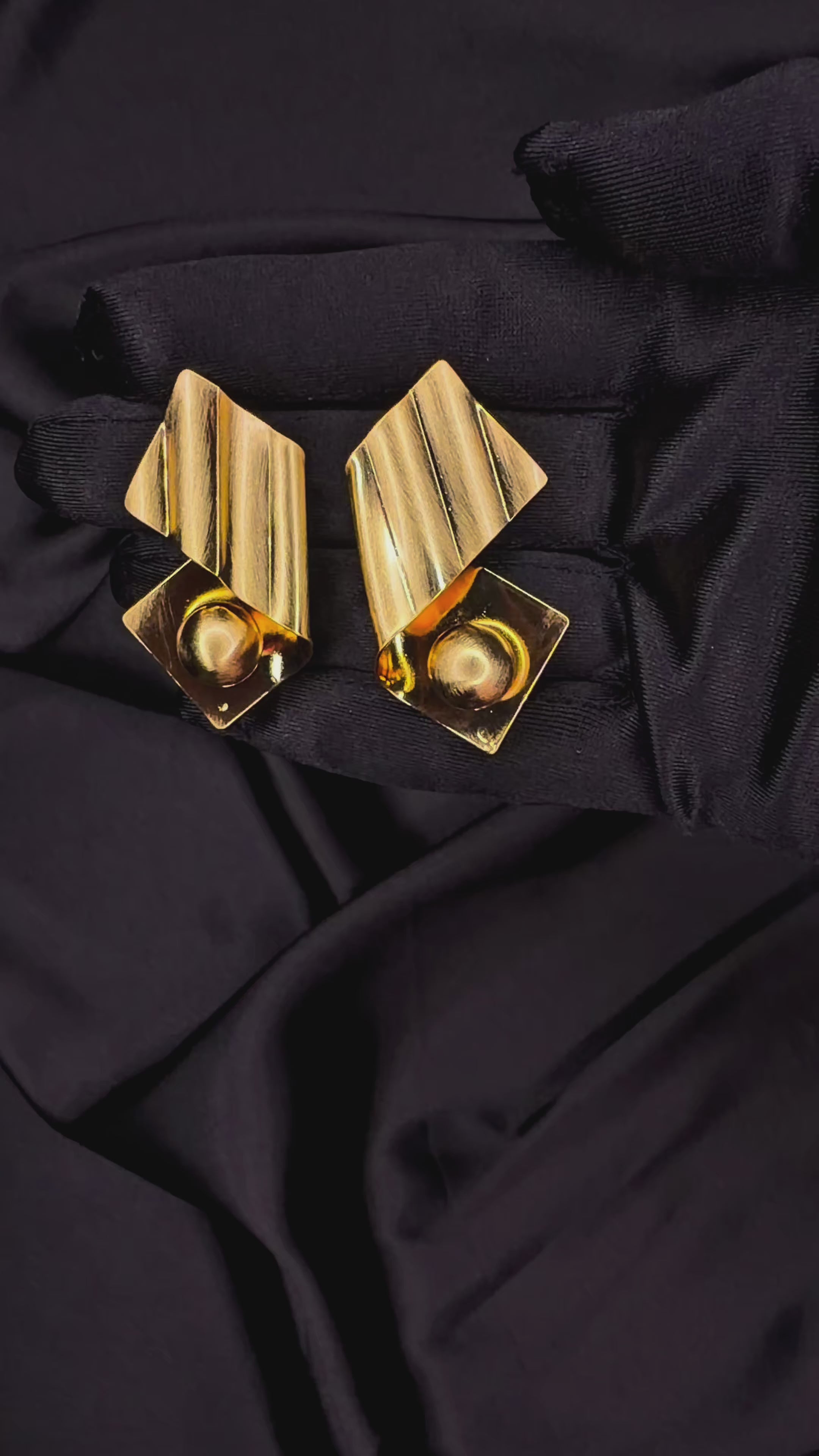 Golden Sculptural Ohrringe