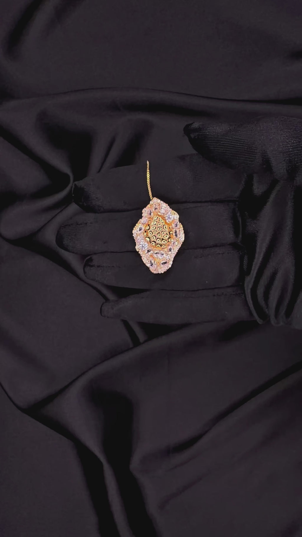 Golden Filigree Halskette